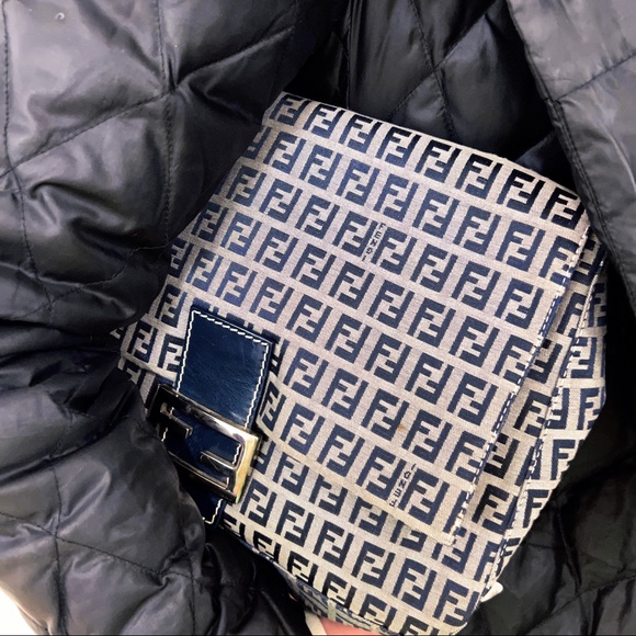 Fendi Mamma Baguette Shoulder Bag - Picture 5 of 14